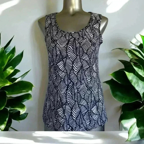 Free 💟Printed Tank Top - Picture 6 of 12